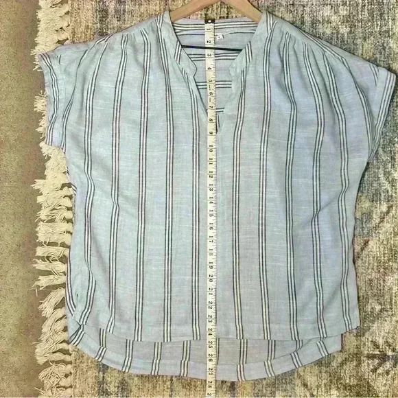 Splendid Women’s Striped V-Neck Collared Blouse Size Medium - Picture 9 of 12